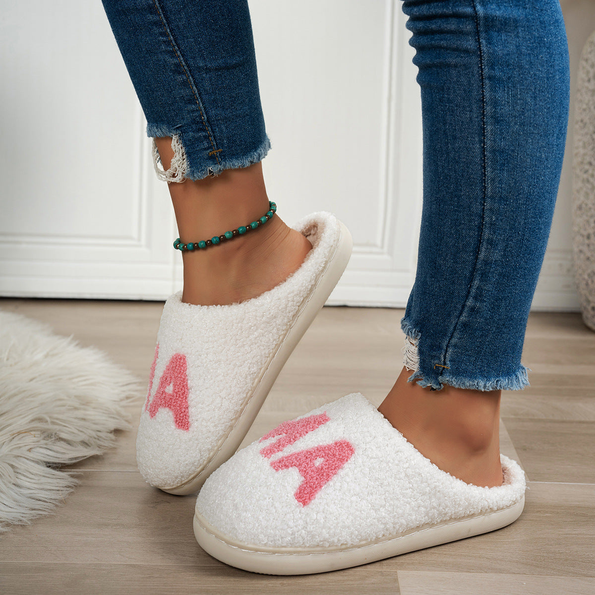 Pantufas de pelúcia MAMA – detalhe 4